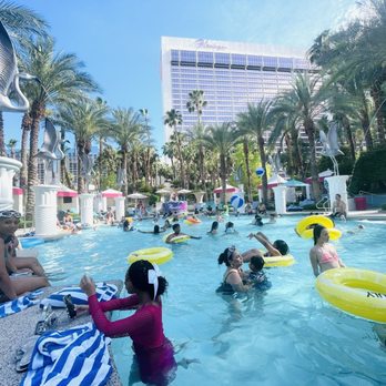 Flamingo Las Vegas - Pool side - Hotels Near Me - Las Vegas, Nevada Flamingo Las Vegas - Pool side - Hotels Near Me - Las Vegas, Nevada
