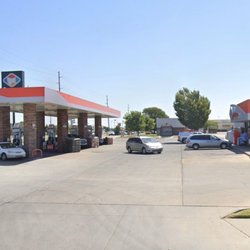 Kwik Shop No 765 - Don't let the outside fool ya... go to the restrooms!