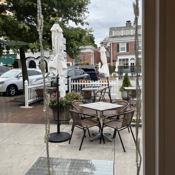 Dolce Italian Cafe - View of outdoor seating - Coffee & Tea Near Me - New Canaan, Connecticut Dolce Italian Cafe - View of outdoor seating - Coffee & Tea Near Me - New Canaan, Connecticut