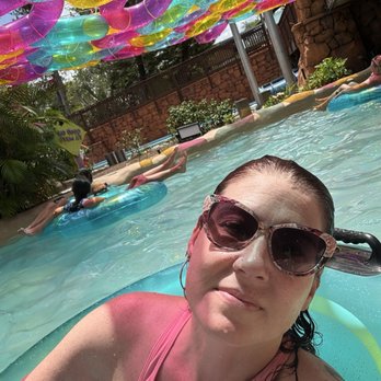 Aquatica Orlando - Lazy river - Water Parks Near Me - Orlando, Florida