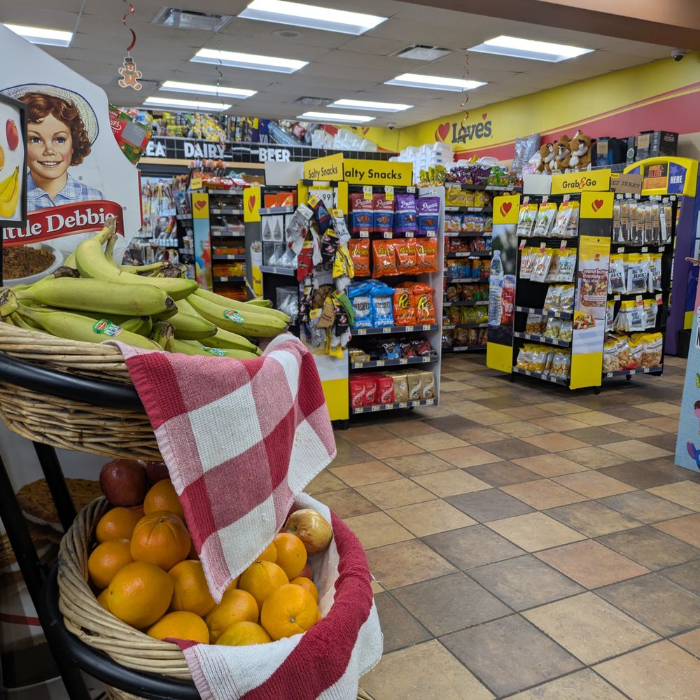 Love's Travel Stop - Love's Travel Stop, Dickson TN - Gas Stations Near Me - Dickson, Tennessee