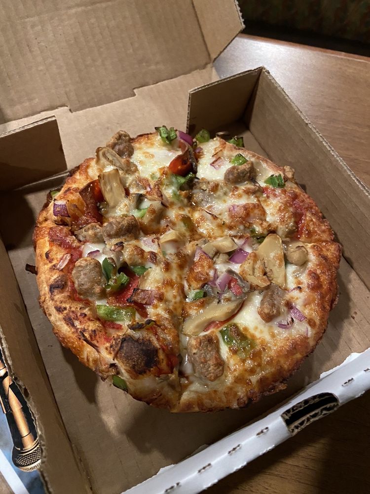 Bestie River Pizza Logo