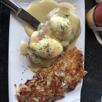 The Big Elk - Eggs Benedict - American Near Me - Sequim, Washington