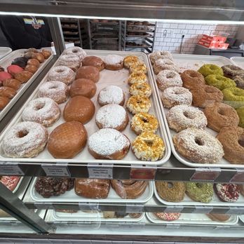 Randy's Donuts - Donuts Near Me - Culver City, California Randy's Donuts - Donuts Near Me - Culver City, California
