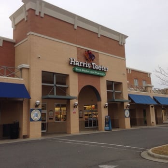 Harris Teeter - the front of the store - Grocery Near Me - Matthews, North Carolina