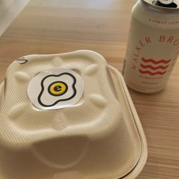 Egg sandwich and kombucha