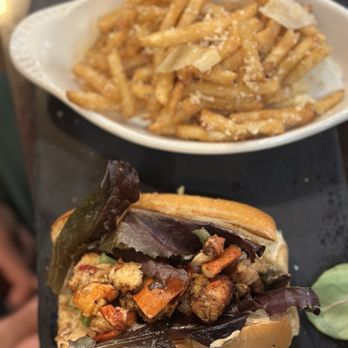 District GastroBar - Lobster roll + truffle fries came - Cocktail Bars Near Me - Orlando, Florida District GastroBar - Lobster roll + truffle fries came - Cocktail Bars Near Me - Orlando, Florida