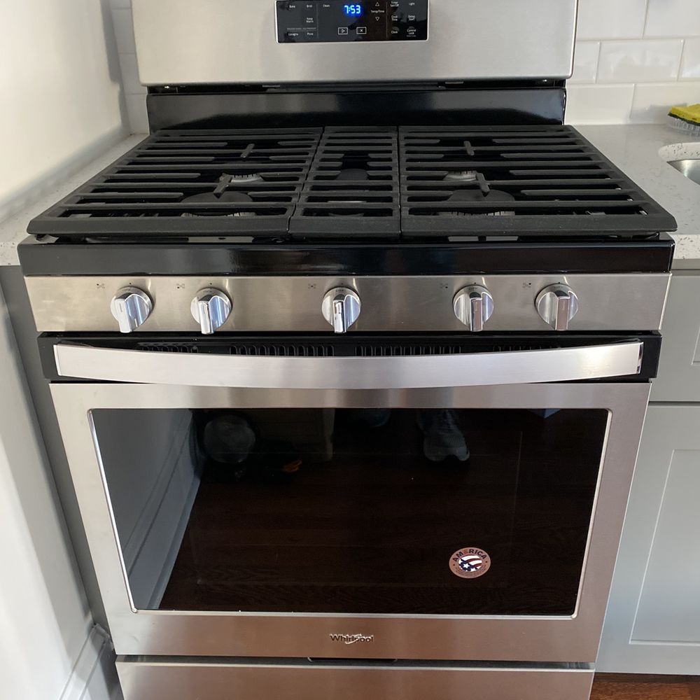 DFM Property Management - Exceptional high-end appliances at The Standard Apartment Community in the beautiful Spruce Hill section of Philadelphia. - Property Management Near Me - Philadelphia, Pennsylvania