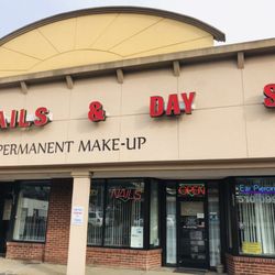 Sunny Nails and Day Spa