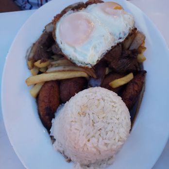 CVI.CHE 105 - Steak, french fries, rice, sweet plantains, onions and peppers - Seafood Near Me - Miami Beach, Florida CVI.CHE 105 - Steak, french fries, rice, sweet plantains, onions and peppers - Seafood Near Me - Miami Beach, Florida