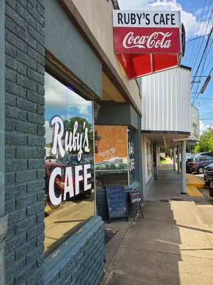 Ruby's Cafe by null