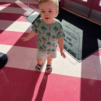Pinkbox Doughnuts - My sons favorite weekend treat spot! - Donuts Near Me - Henderson, Nevada Pinkbox Doughnuts - My sons favorite weekend treat spot! - Donuts Near Me - Henderson, Nevada