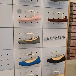 Allbirds - Tree Breezers (flats made from eucalyptus)