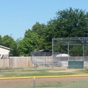 Meadowview Park - Parks Near Me - Galt, California