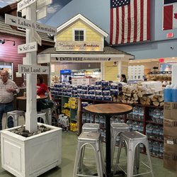 Common Man Roadside At The Hooksett Welcome Centers - Food court decor