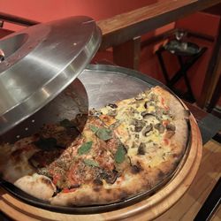 Veridiana - Pizza served table-side by the waiters