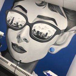 Darling, Audrey Hepburn looks gorgeous in here! (Just like you)