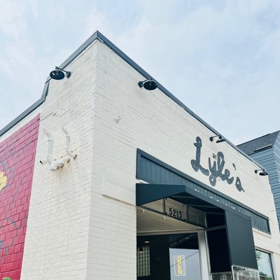 Lyle's Pizzeria by null