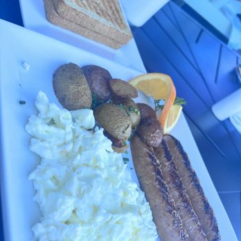 Cafe Mimosa - 2 egg whites, chicken apple sausage, & rosemary baked potatoes + toast!! So delicious. - Breakfast & Brunch Near Me - Petaluma, California Cafe Mimosa - 2 egg whites, chicken apple sausage, & rosemary baked potatoes + toast!! So delicious. - Breakfast & Brunch Near Me - Petaluma, California
