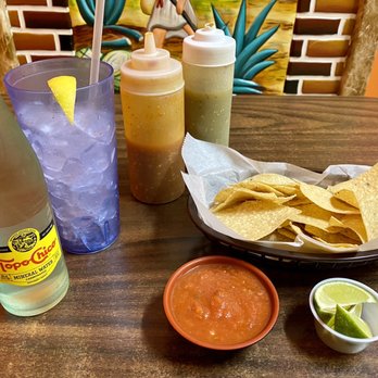 La Mexicana - My pre-meal set up. I like the glass with ice that came with my Topo Chico... - Mexican Near Me - Baton Rouge, Louisiana La Mexicana - My pre-meal set up. I like the glass with ice that came with my Topo Chico... - Mexican Near Me - Baton Rouge, Louisiana