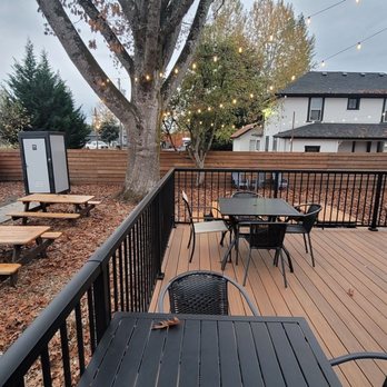 Tukes Taphouse - Pizza Near Me - Battle Ground, Washington Tukes Taphouse - Pizza Near Me - Battle Ground, Washington