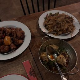 orange chicken Szechuan Spicy Wontons Beef chow fun orange chicken Szechuan Spicy Wontons Beef chow fun