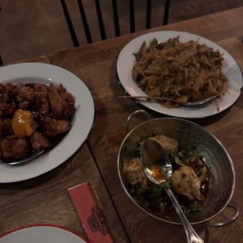 Fat Dragon - orange chicken Szechuan Spicy Wontons Beef chow fun - Chinese Near Me - Los Angeles, California Fat Dragon - orange chicken Szechuan Spicy Wontons Beef chow fun - Chinese Near Me - Los Angeles, California
