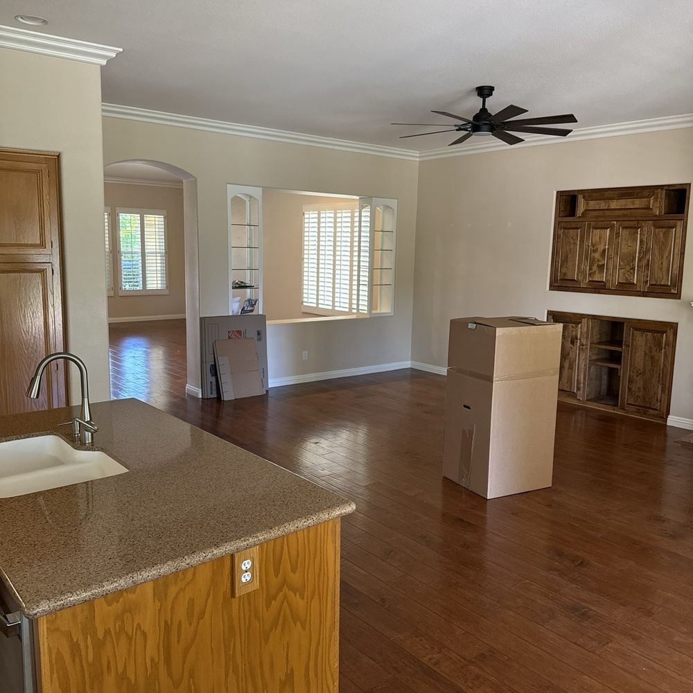 Packing Bees Movers - Empty house - Movers Near Me - San Diego, California Packing Bees Movers - Empty house - Movers Near Me - San Diego, California