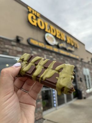 The Golden Nuts by null