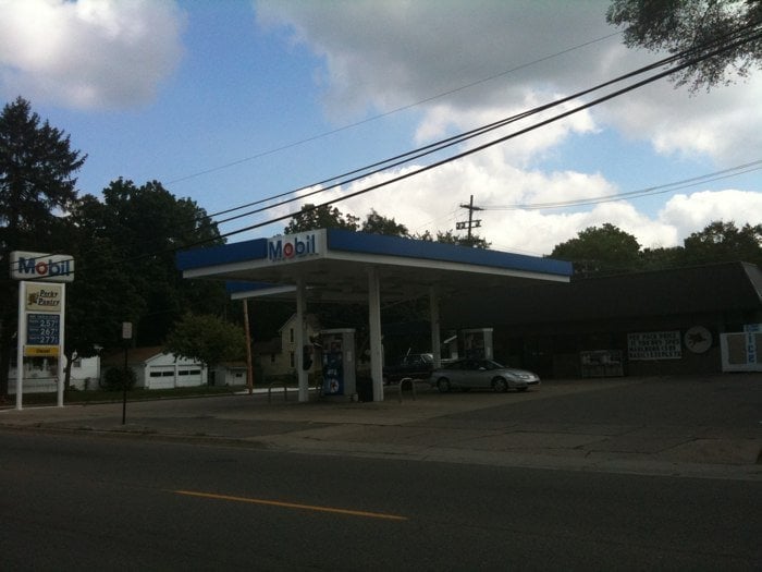 PERKY PANTRY MOBIL CHELSEA Updated October 2024 501 S Main St, Chelsea, Michigan Gas