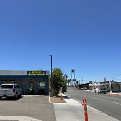 Needles Smashed Burgers - Beautiful day in Needles :)