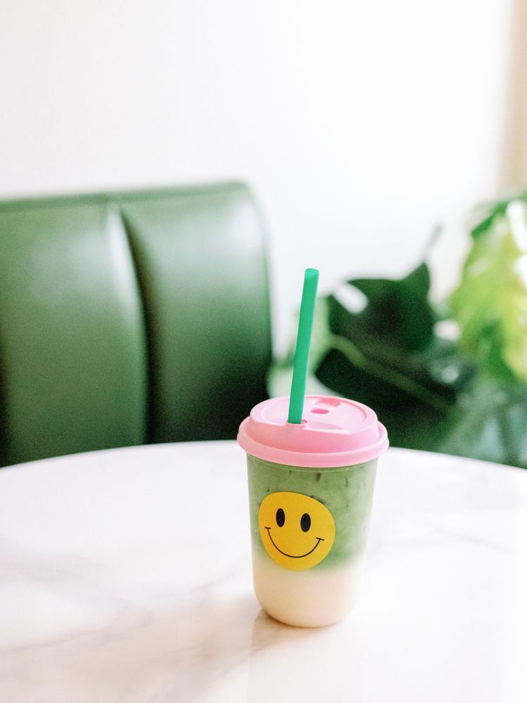 Happymix Creperie Logo