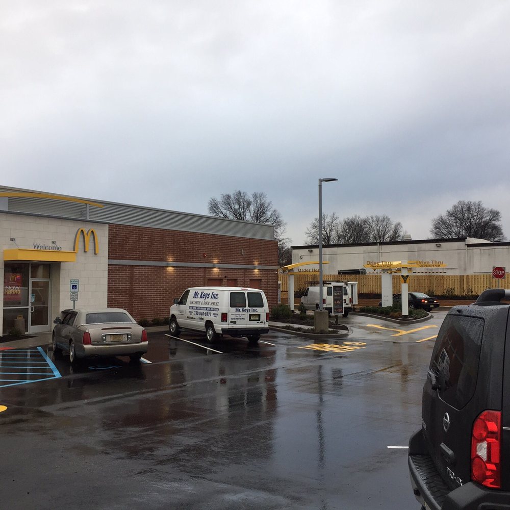 McDonald's - cars parked in front of a mcdonald's - Fast Food Near Me - Roselle Park, New Jersey
