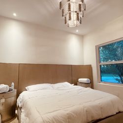 Electric Q Services - Chandelier and recessed lights