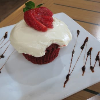 Da Kitchen Maui - Red Velvet Cupcake - Hawaiian Near Me - Kihei, Hawaii Da Kitchen Maui - Red Velvet Cupcake - Hawaiian Near Me - Kihei, Hawaii