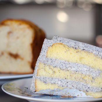 Moment - Sesame Cream Cake 芝麻奶油蛋糕 ($8.50) - really delicious, probably my favorite cake here - Bakeries Near Me - Champaign, Illinois