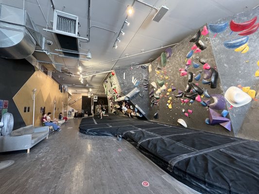 BoulderHouse Climbing by null