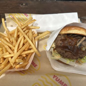 Yume Japanese Burger Cafe - Ojai Wagyu Burger with fries - Japanese Near Me - Ojai, California Yume Japanese Burger Cafe - Ojai Wagyu Burger with fries - Japanese Near Me - Ojai, California