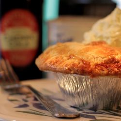 The Pie Maker - Fresh apple pie with cream