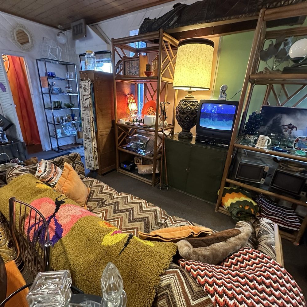 Mountain Mod - Vibed out living room - Used, Vintage & Consignment Near Me - Big Bear Lake, California Mountain Mod - Vibed out living room - Used, Vintage & Consignment Near Me - Big Bear Lake, California