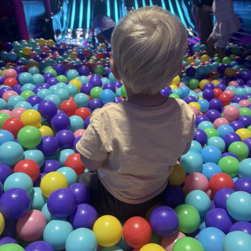 Go play! - ballpit and slide - Indoor Playcenter Near Me - Chesterfield, Missouri Go play! - ballpit and slide - Indoor Playcenter Near Me - Chesterfield, Missouri