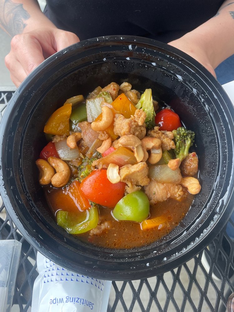 PONG THAI CUISINE 3585 Calico Ct, Mead, Colorado Thai Restaurant