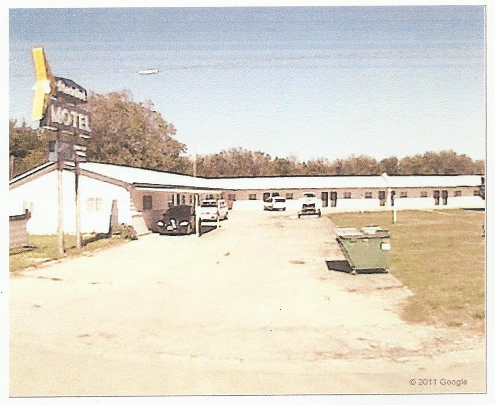 DREAMLINER MOTEL Updated August 2024 17 Photos 1002 W South St