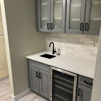 Watkinson Construction - Wet bar area - General Contractors Near Me