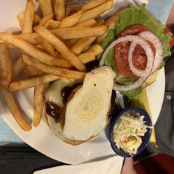 Cheeseburger with a fried egg