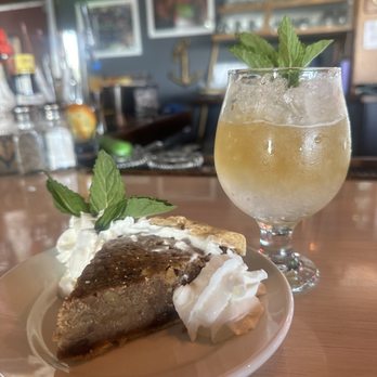 Georgetown Corner Tavern - Derby pie - Bars Near Me - Georgetown, South Carolina