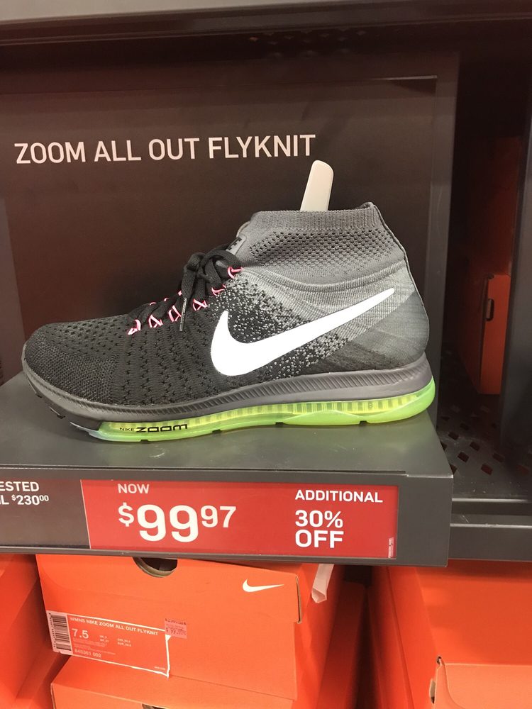 nike outlet niagara on the lake