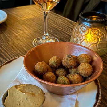 Di Beppe - Italian Near Me - Vancouver, British Columbia Di Beppe - Italian Near Me - Vancouver, British Columbia