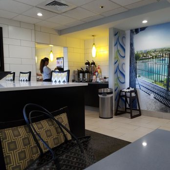 La Quinta Inn by Wyndham Jupiter - Breakfast time - Hotels Near Me - Jupiter, Florida La Quinta Inn by Wyndham Jupiter - Breakfast time - Hotels Near Me - Jupiter, Florida