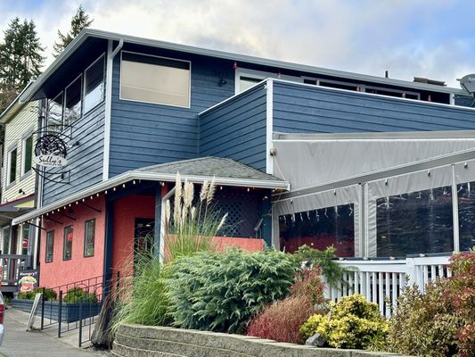 Sully's Bistro & Bar by null